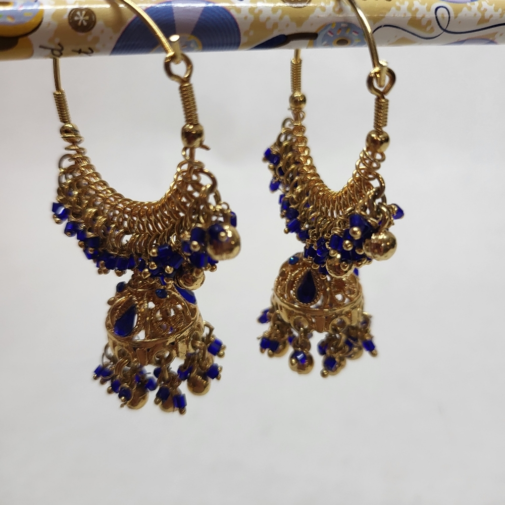 Vintage Woman earrings  2 Pairs